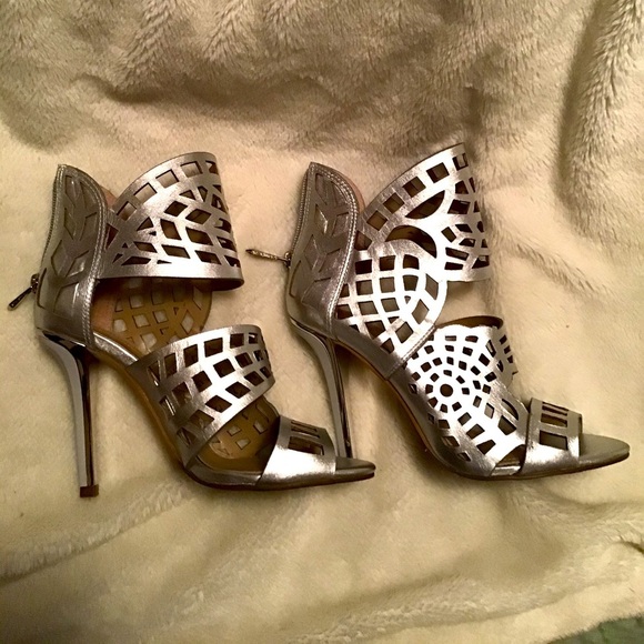 BCBG NWT metallic heels - Picture 1 of 14